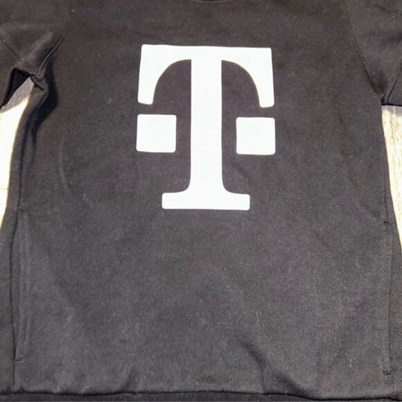 T-Mobile Sweatshirt Womens Size M Medium Black Employee Logo Crew Neck Sweater - Picture 2 of 5